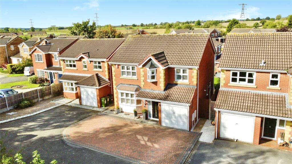 4-bed detached on Smithy Farm Drive, Stoney Stanton, Leicester, Leicestershire, LE9, £425,000