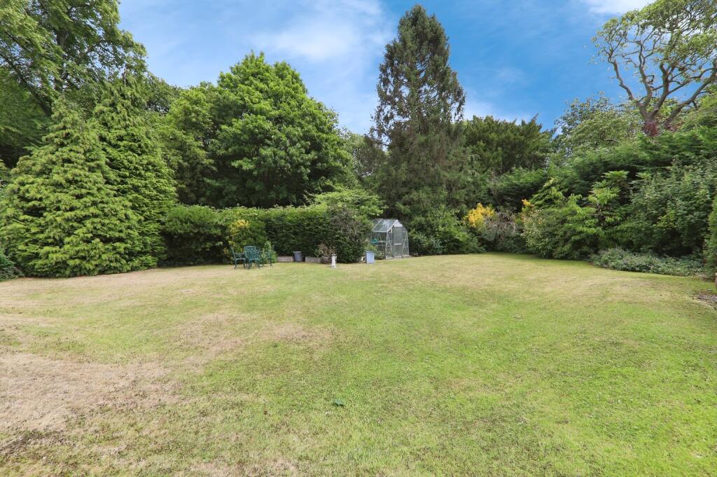 House in Hull - View 4