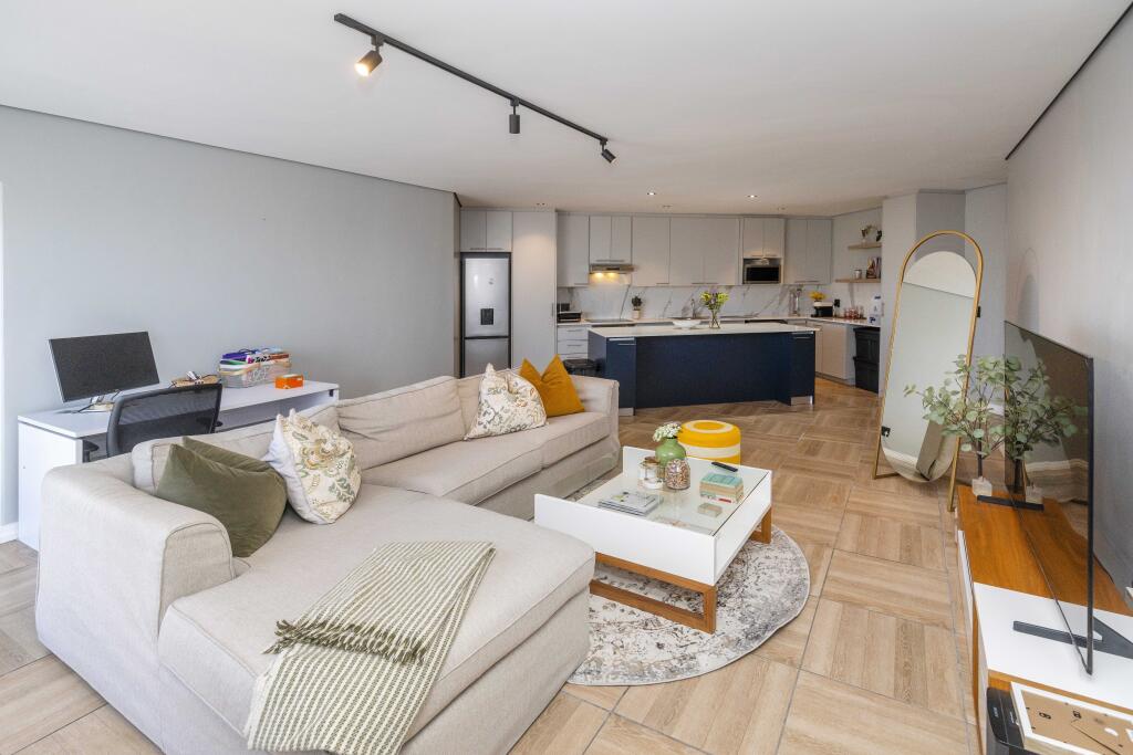 Main image of property: South Africa, Western Cape, Plumstead, Wembley Avenue, 4