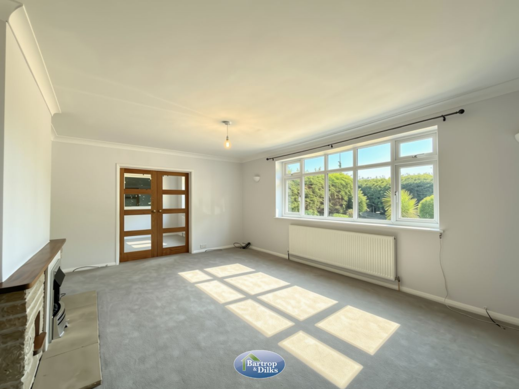 High Road, Carlton-in-Lindrick, Worksop, S81 photo 4