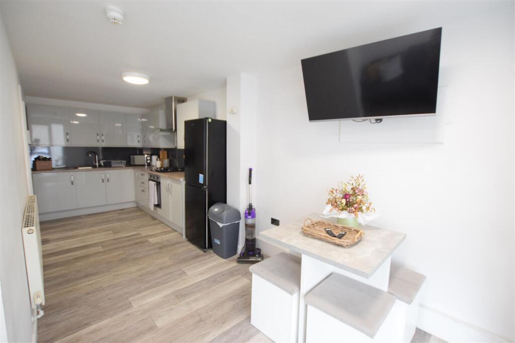 Apartment in Lincoln - View 2