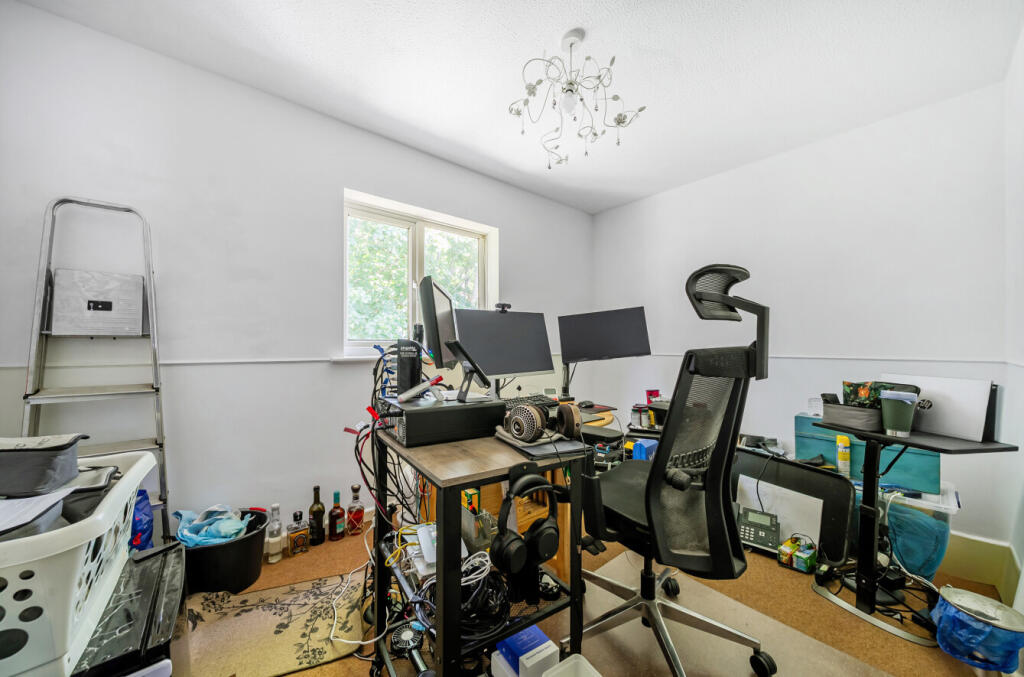 House in Portsmouth, Somers Town - More