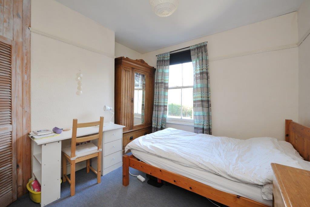 1 bedroom house share for rent