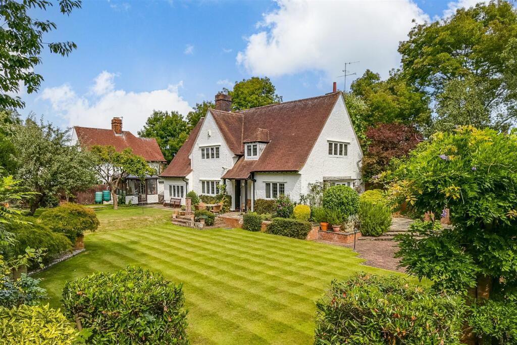 Main image of property: Willian Way, Letchworth Garden City
