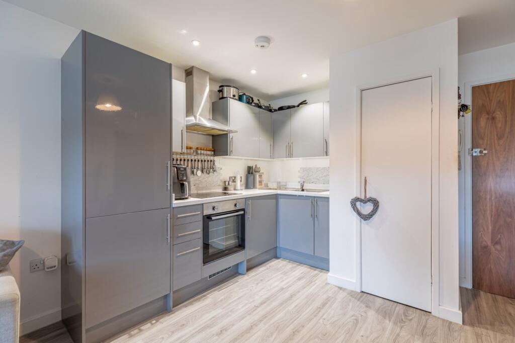 Apartment in Newbury, West Berkshire - View 4