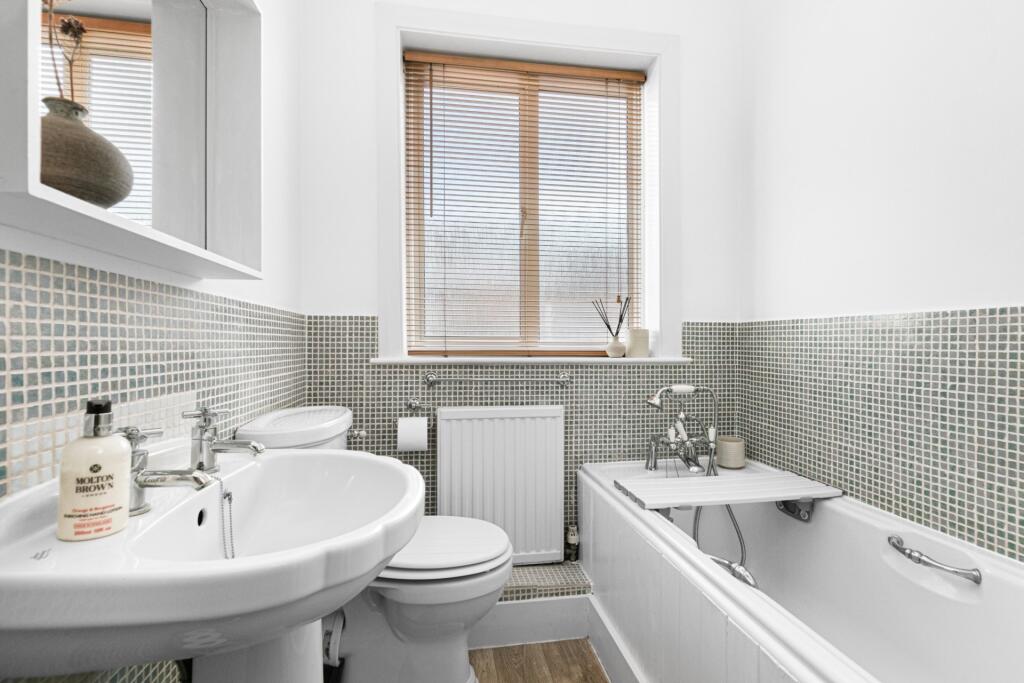 House in Wokingham - View 6