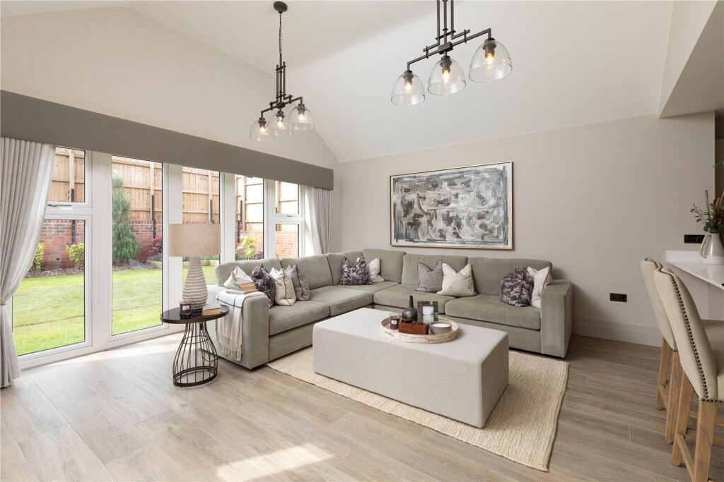 House in Worcester - View 5