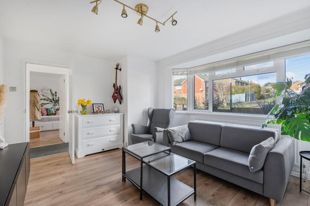 Apartment in East Hampshire, Alton - View 3