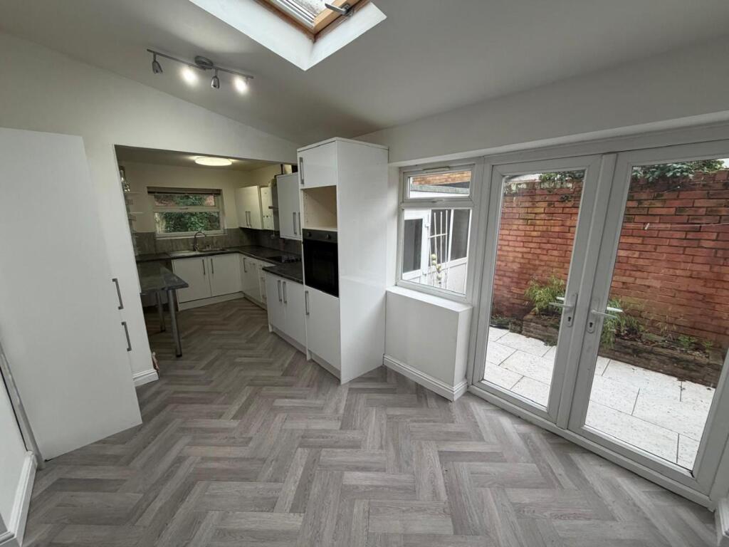 Oaklands Drive, Birmingham photo 4