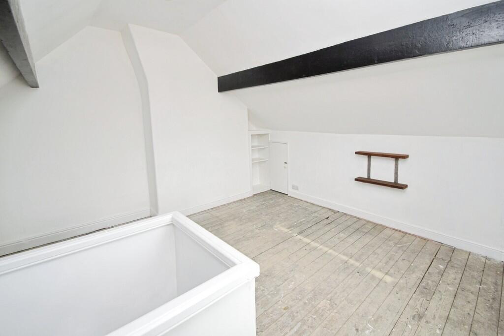 House in Keighley, Knowle Park - View 5