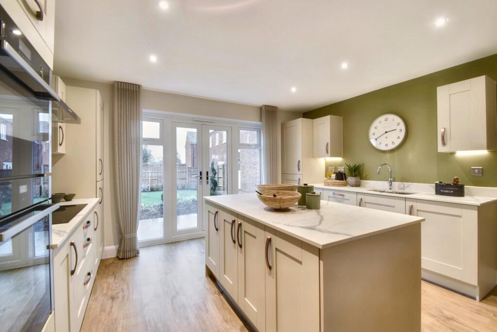 House in Worcester - View 5