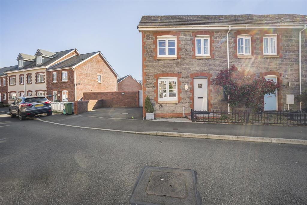 Main image of property: Heol Gruffydd, Pontypridd