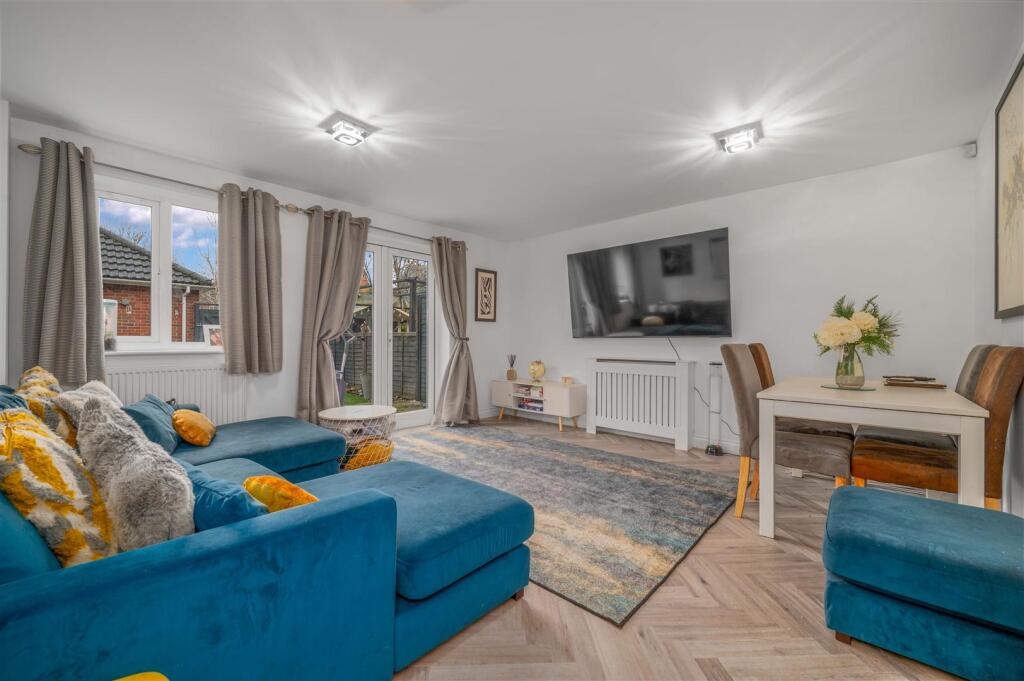 House in Stratford-on-Avon, Oversley Green, Alcester - View 2