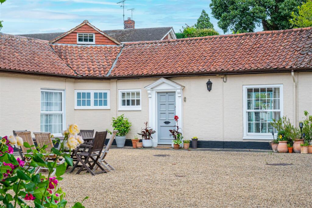 2-bed house on Windsor Court, Market Harborough, £350,000