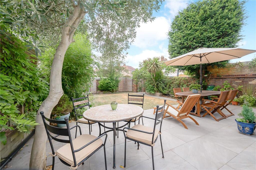 House in Twickenham - View 5