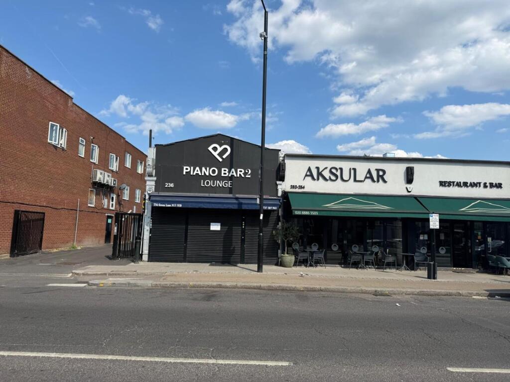 Main image of property: Green Lanes, London, N21