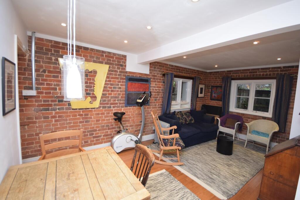 Main image of property: 46 The Crescent, Farnham, GU9