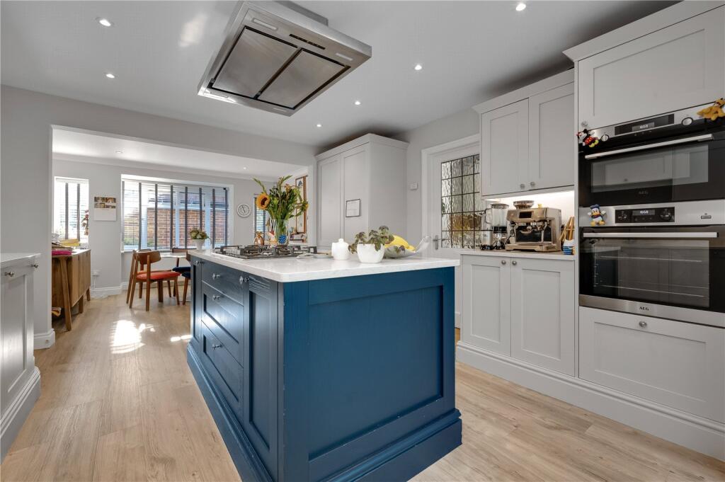 Clive Road, Esher, KT10 – pohled 2