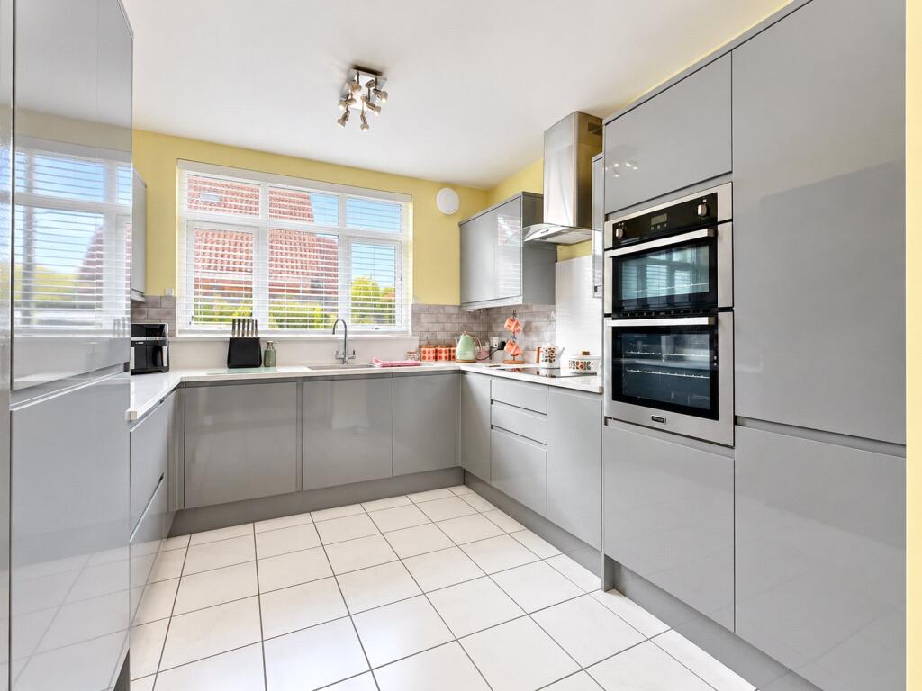 House in Moreton, Overchurch Hill - View 4