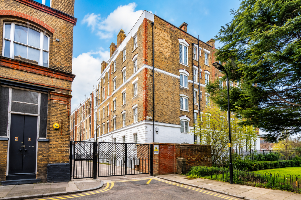 Main image of property: Enfield Cloisters, London, N1