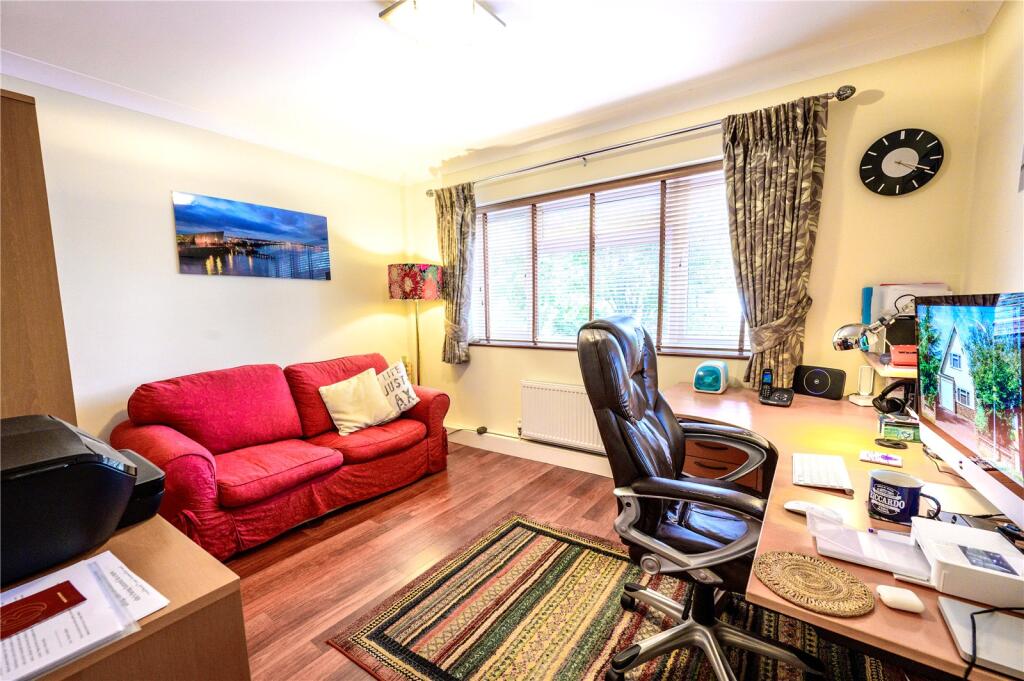 House in Basildon, Wickford - View 4