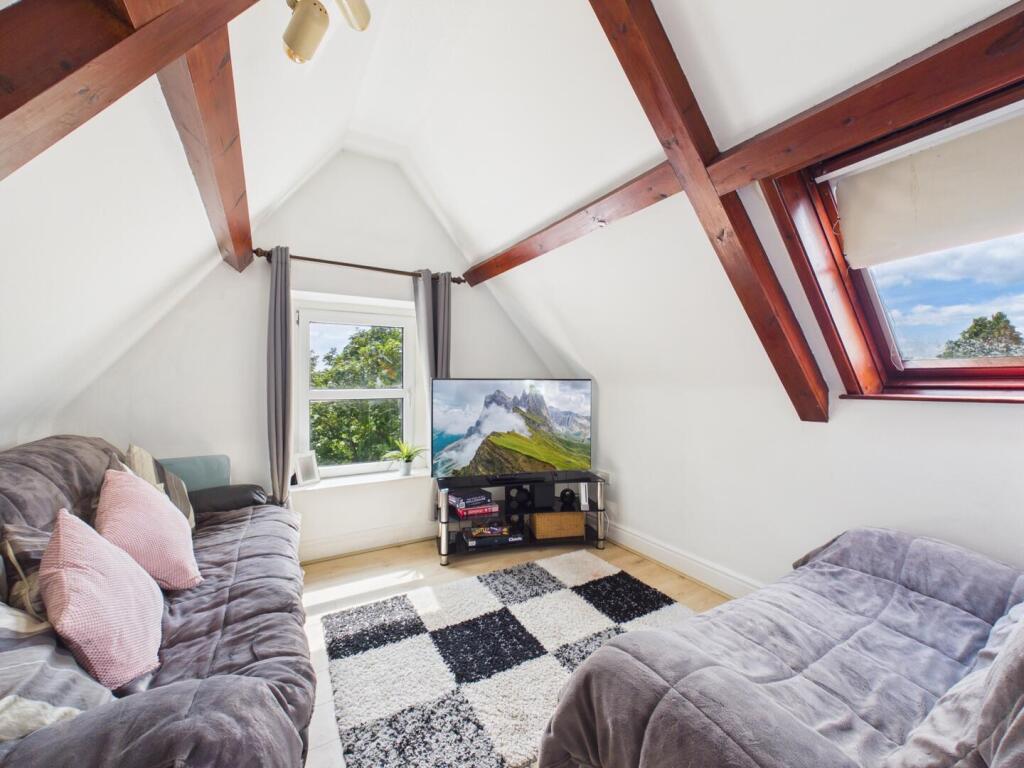 Apartment in Neath, Cimla - View 2