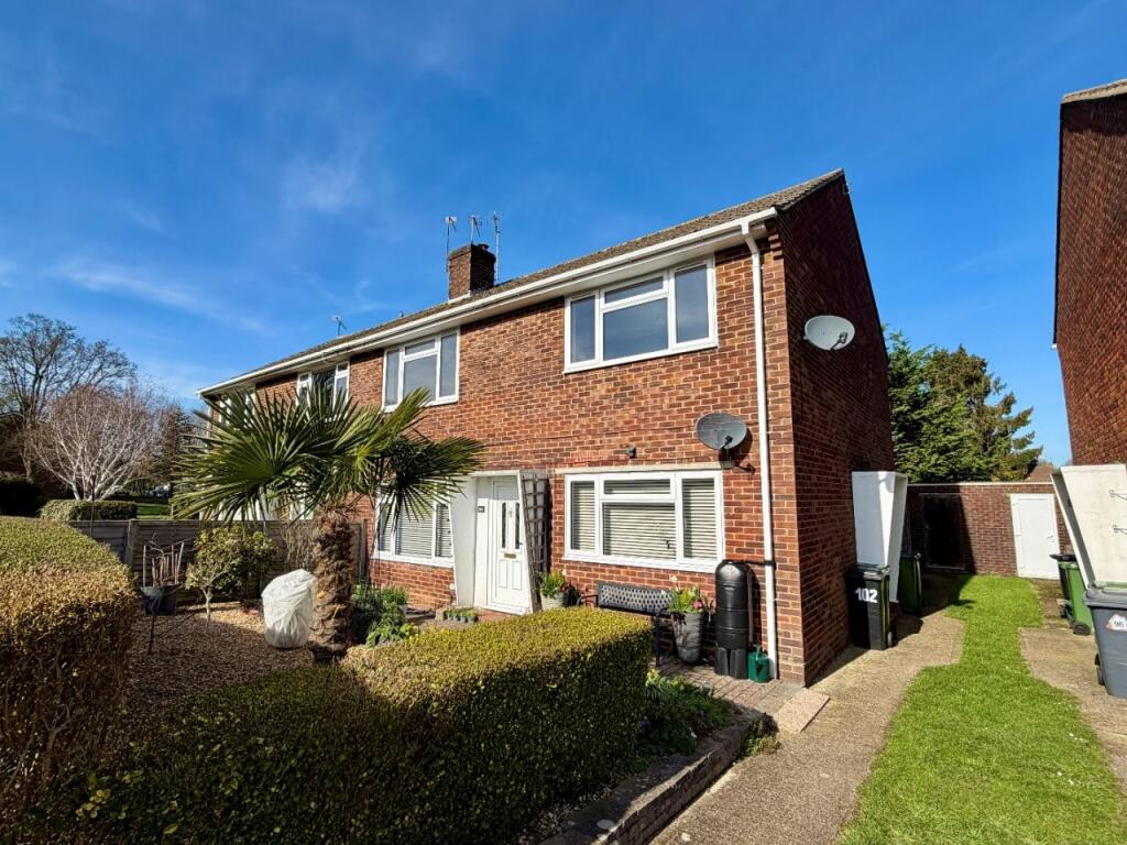 2-bed flat on Cranbourne, Basingstoke, £230,000