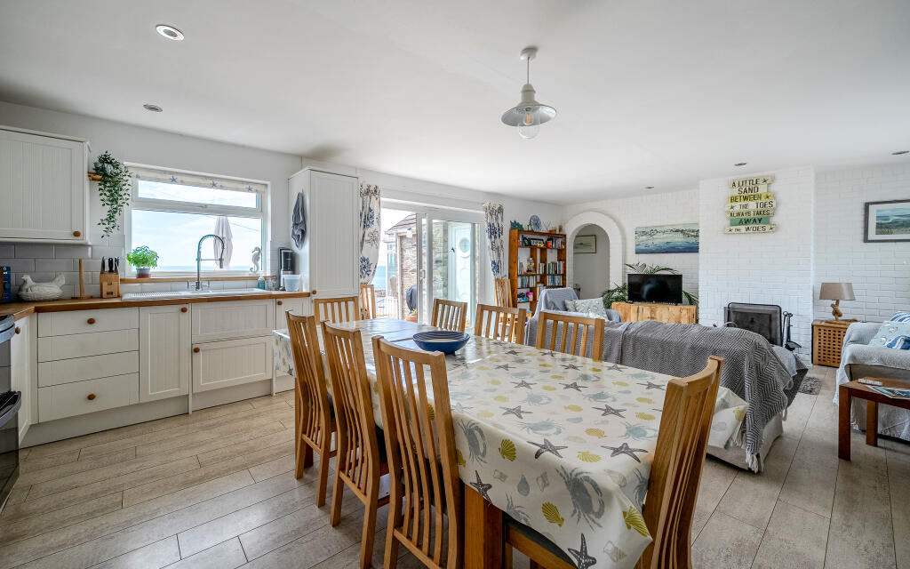 House in Torquay - More