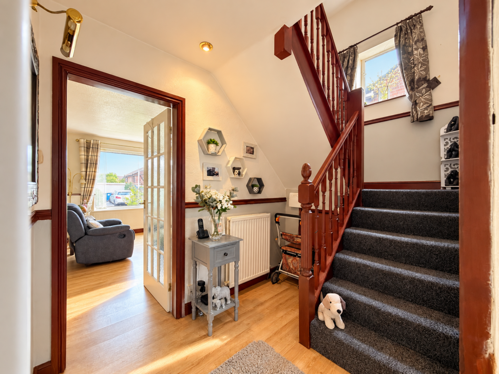 Lucerne Road, Bramhall, Stockport, SK7 3JA photo 4