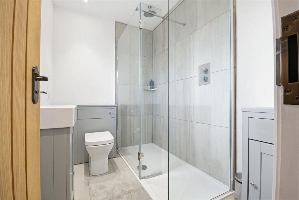 Additional image 21 of Oxford Road, Gomersal, BD19