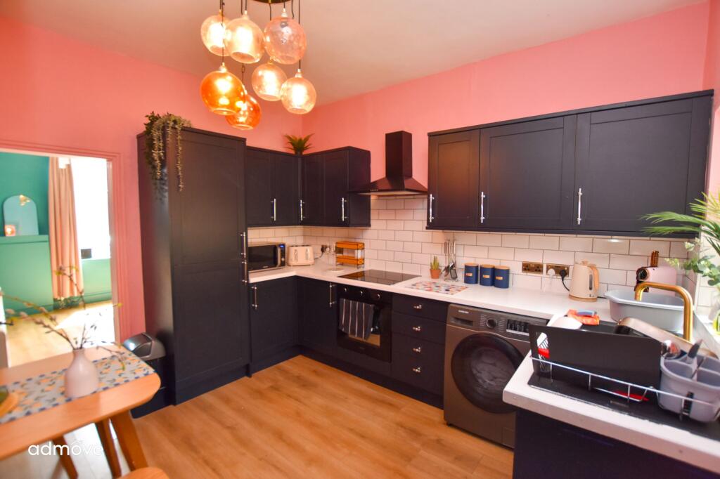 House in Trafford, Broadheath - View 4