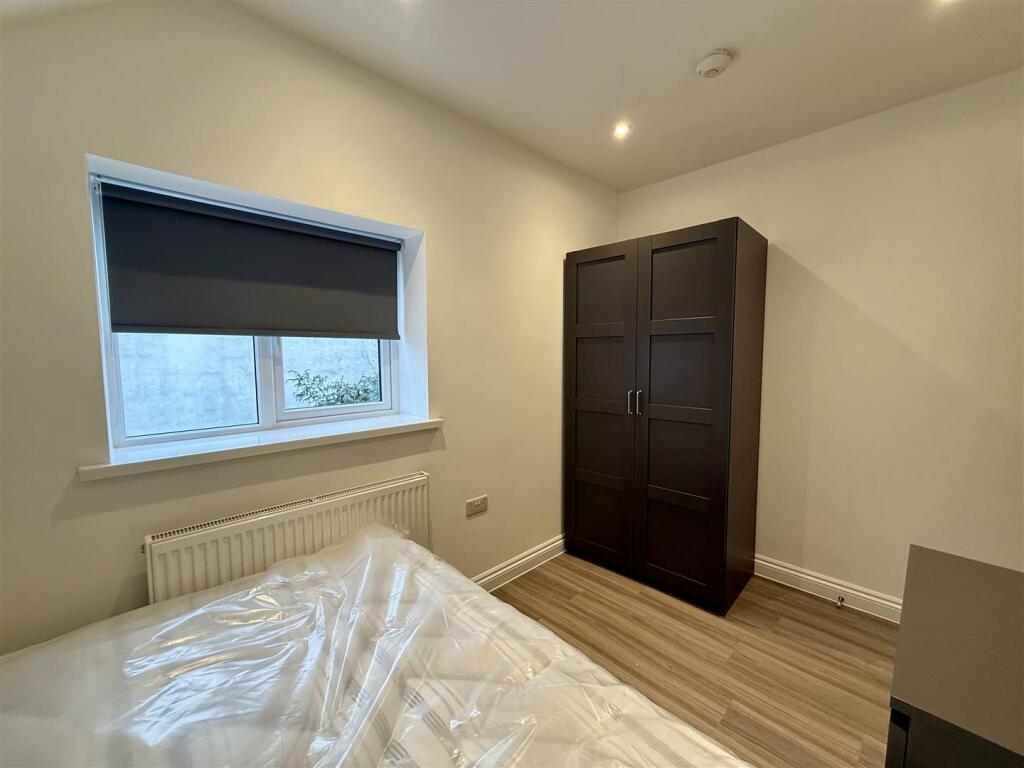 Apartment in Cardiff, Maindy, Cathays - View 4