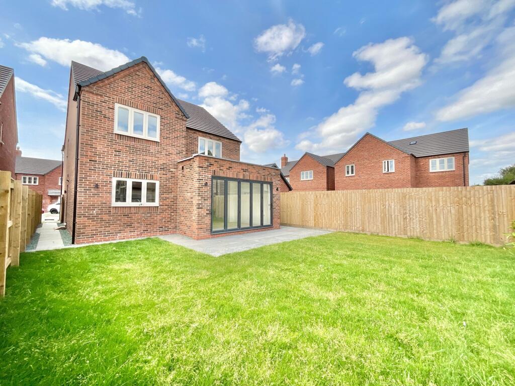 House in Stoke-on-Trent - View 4