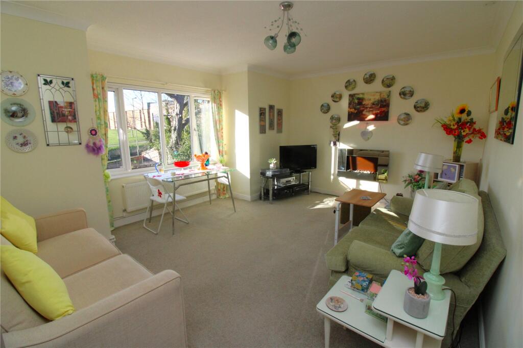 Northwood Square, Fareham, Hampshire, PO16 - View 2