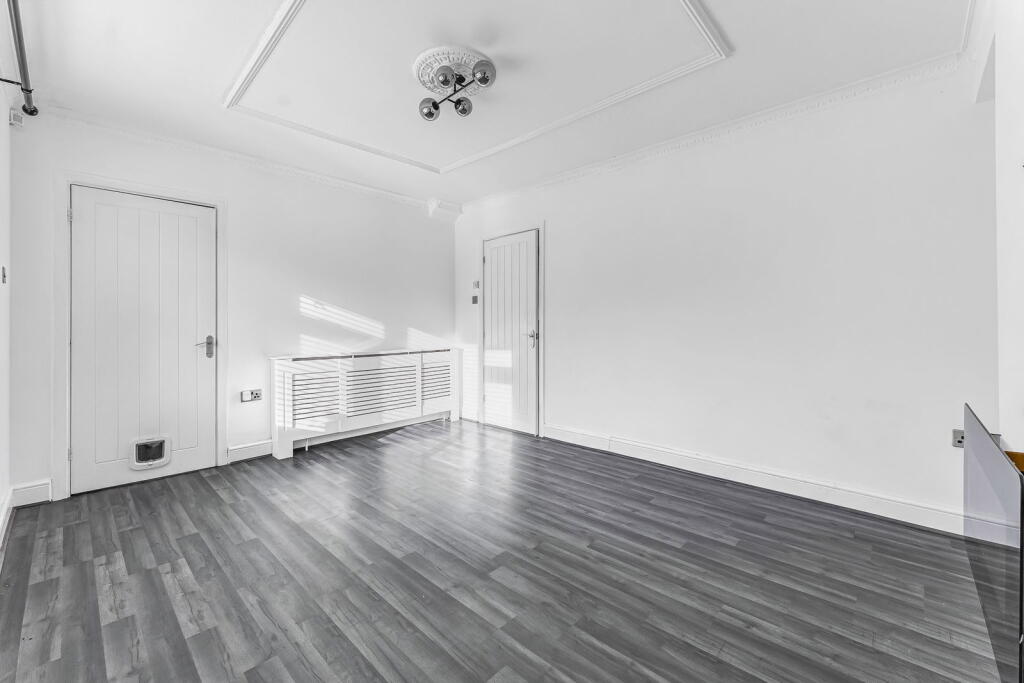 Southwold Drive, Nottingham, NG8 1PD - View 5