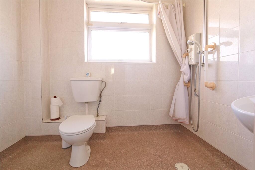 House in Tameside, Greater Manchester - View 6