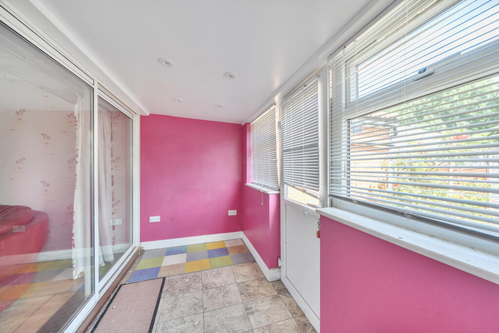 Dean Drive, Stanmore photo 4