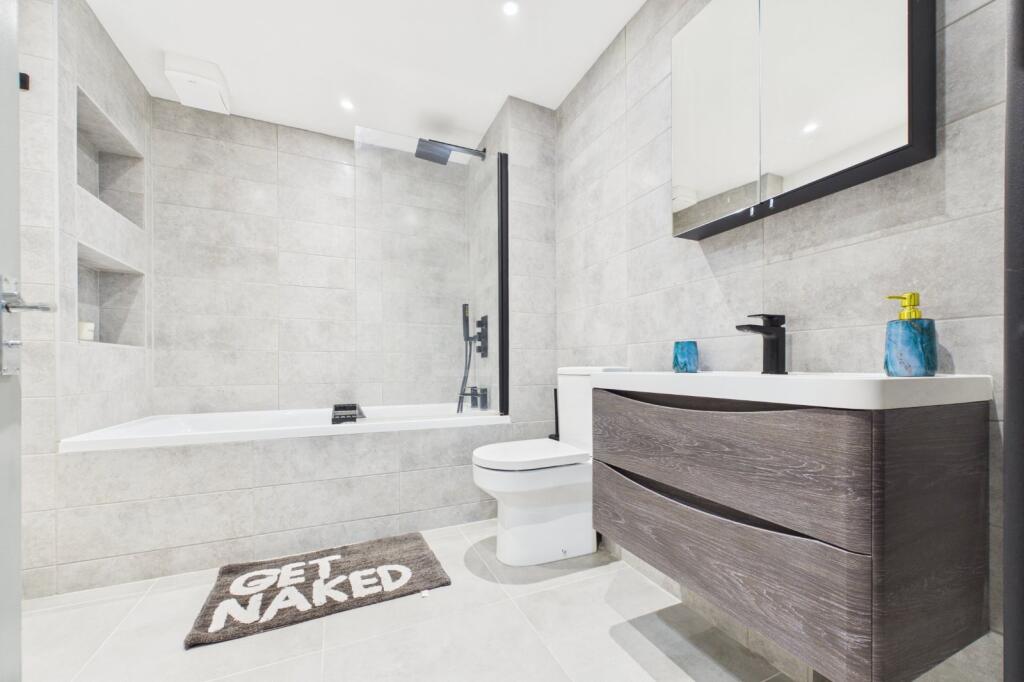 Apartment in Crowthorne, Bracknell Forest - View 4