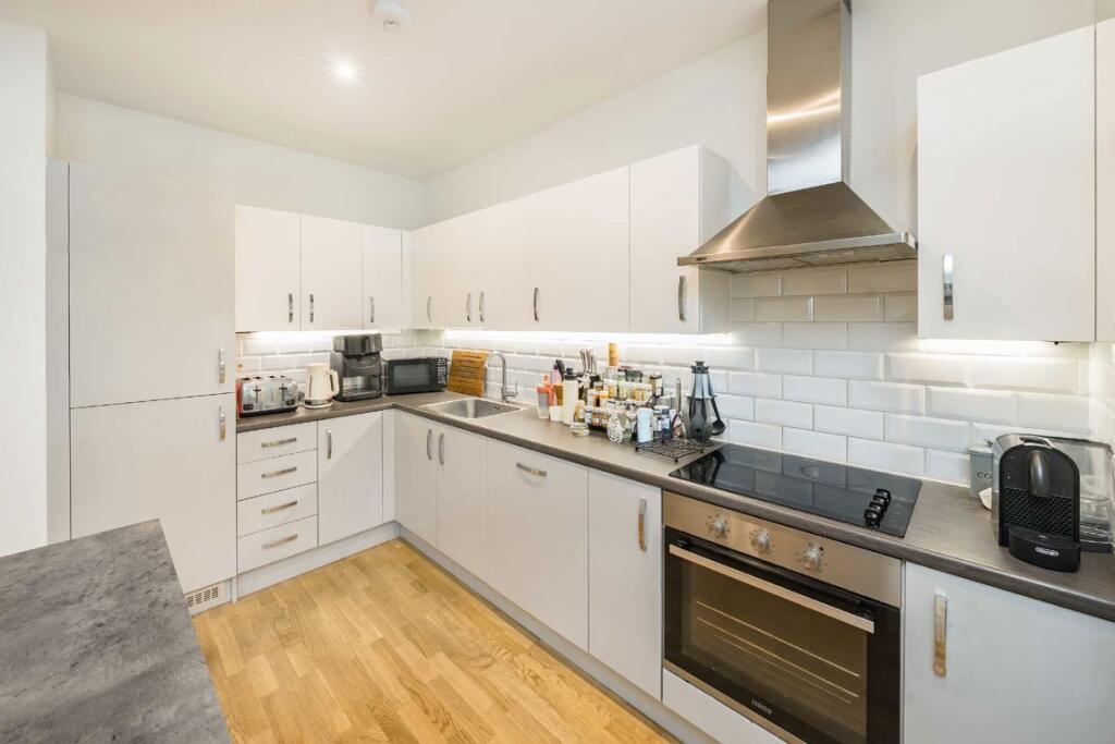 Apartment in London - View 2