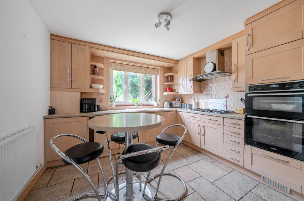 House in Havant, Hampshire - View 4