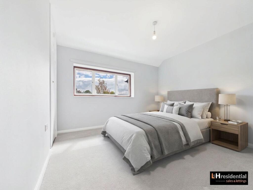 House in Watford - View 5