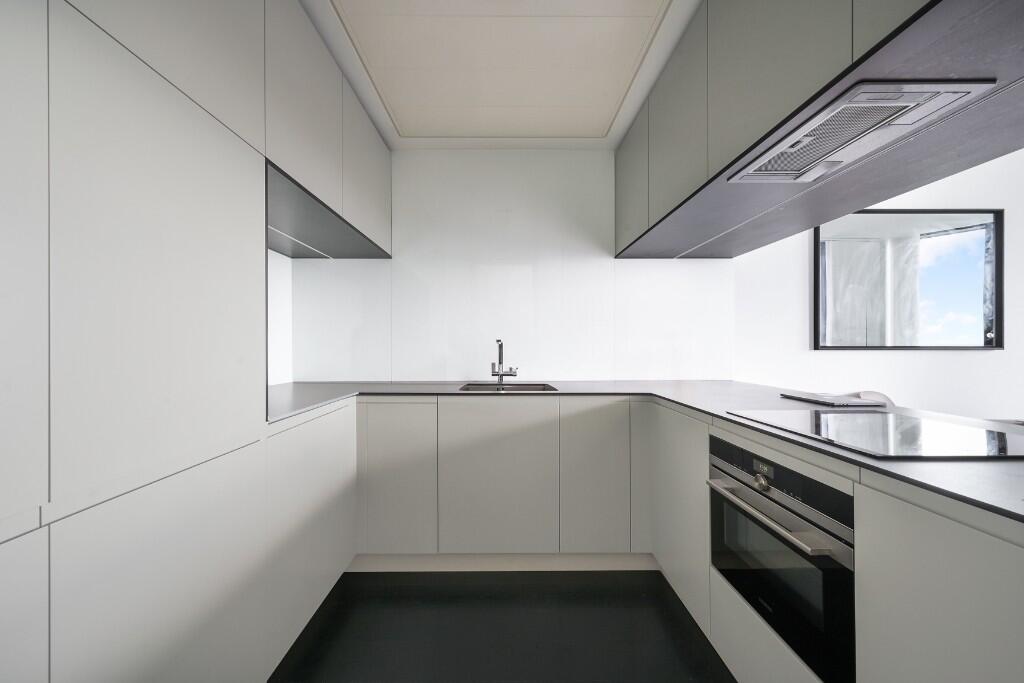 Apartment in London, St John's Estate, Isle of Dogs - View 3