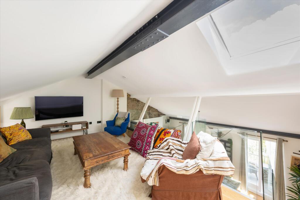 Apartment in London - View 5
