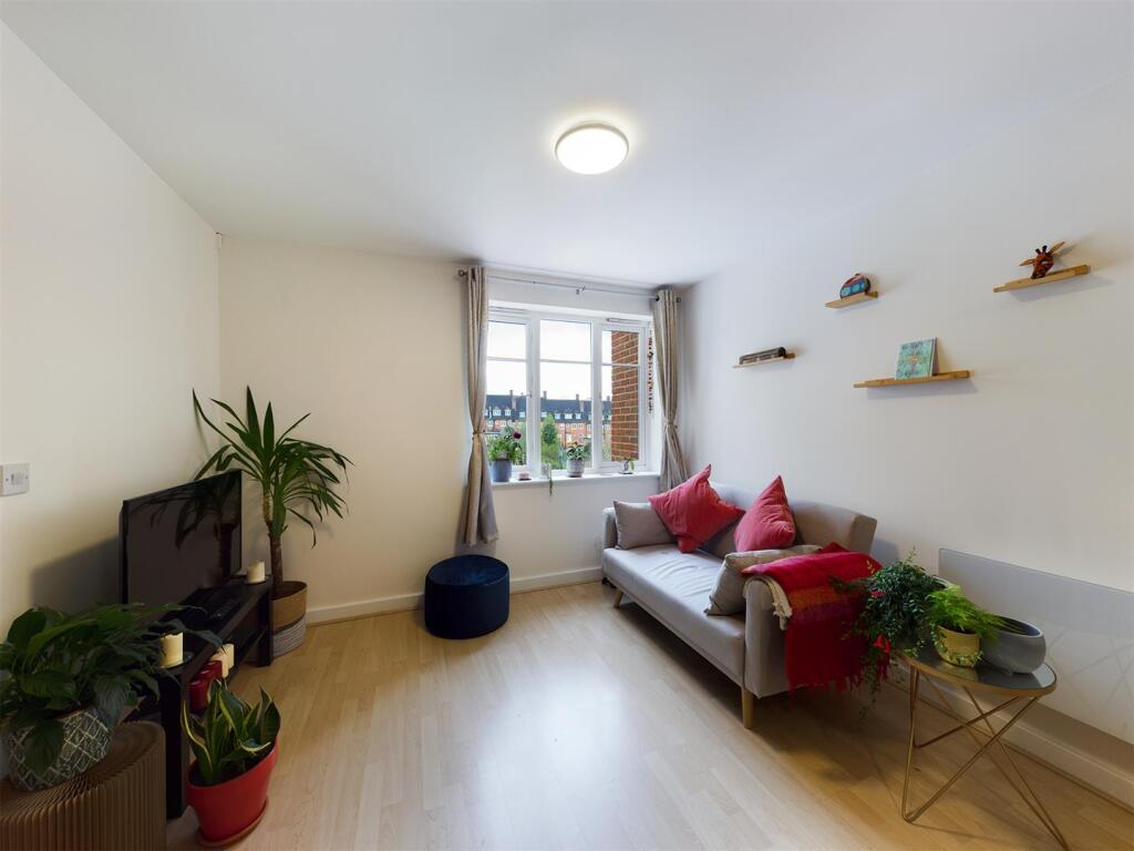 Apartment in Stevenage - View 4