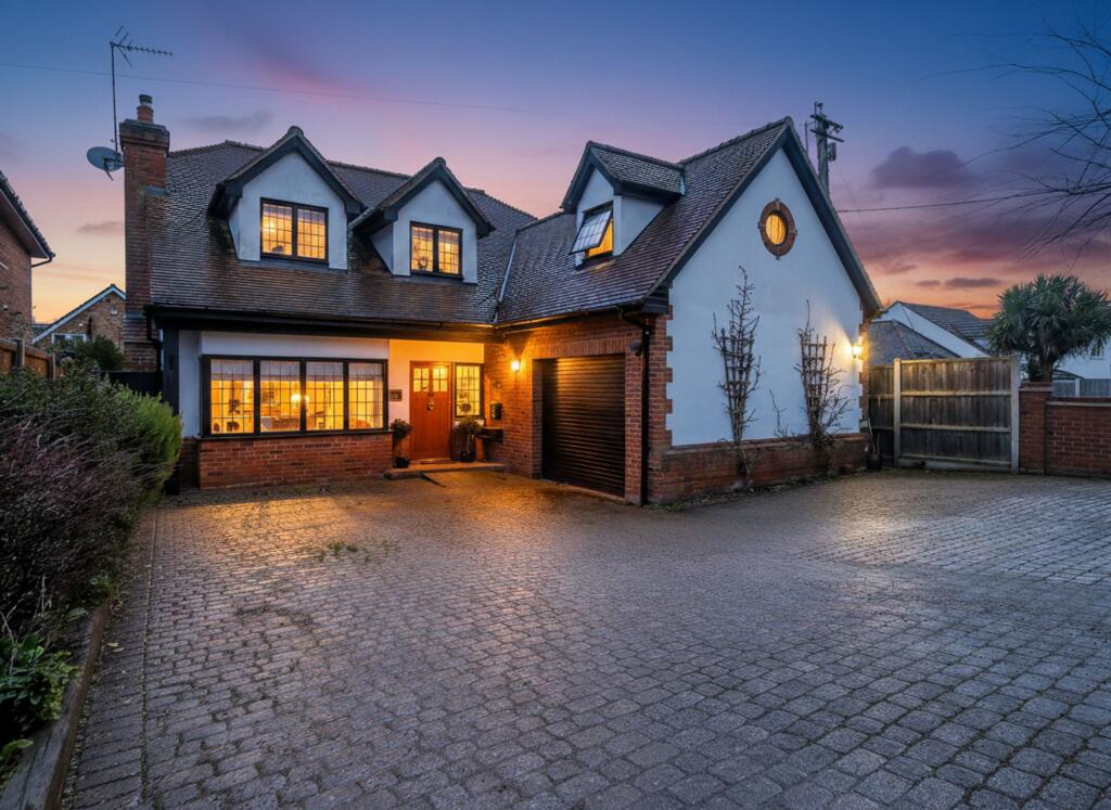 Main image of property: Hockley Road, Rayleigh, SS6