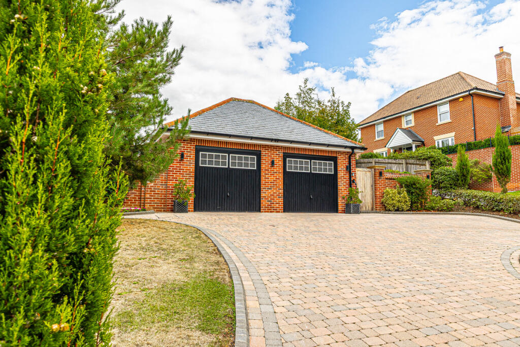 House in Castle Point, Essex - View 5