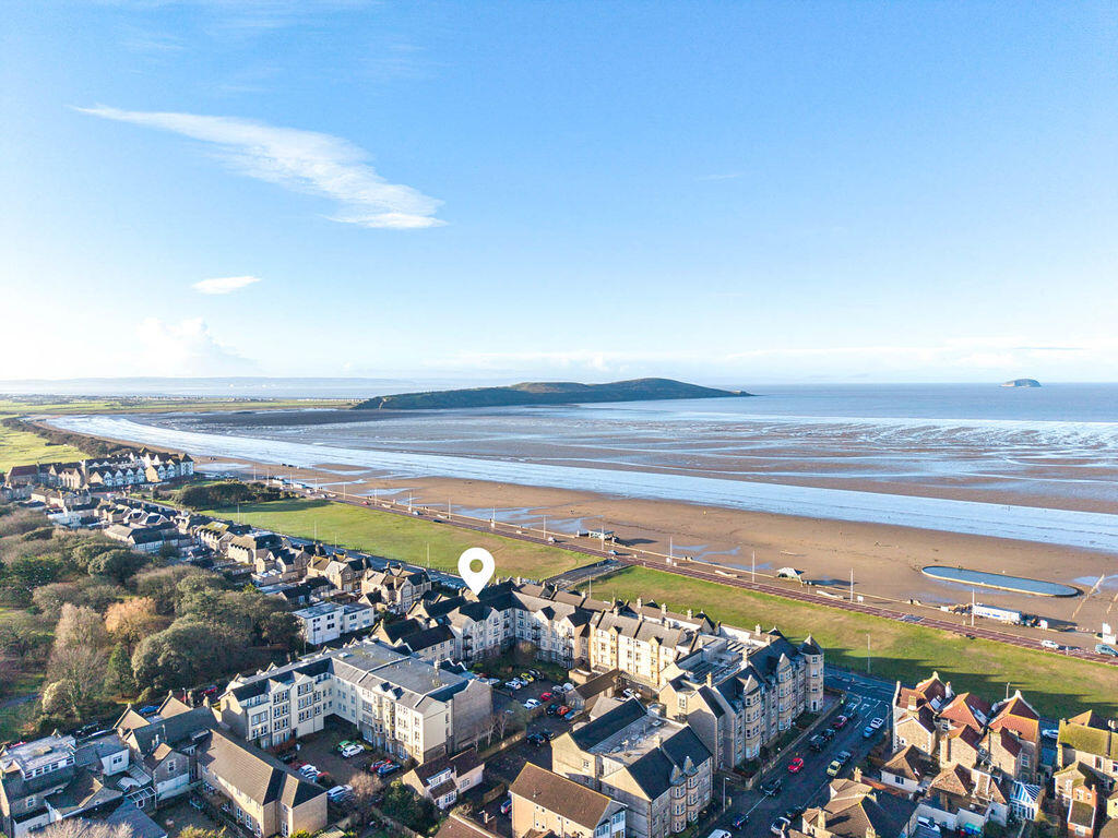 Main image of property: Beach Road, Weston super Mare - IMMACULATE FLAT