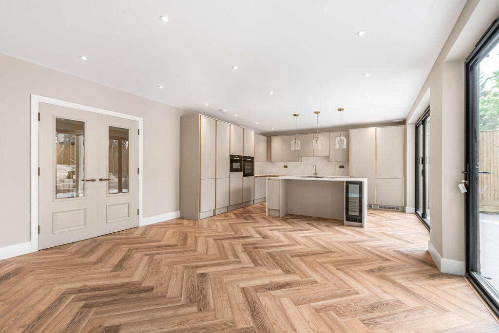 House in Croydon - View 5