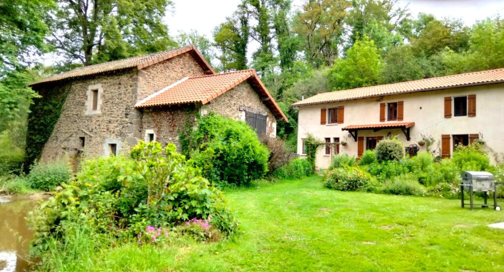 Main image of property: Poitou-Charentes, Charente, St-Maurice-des-Lions