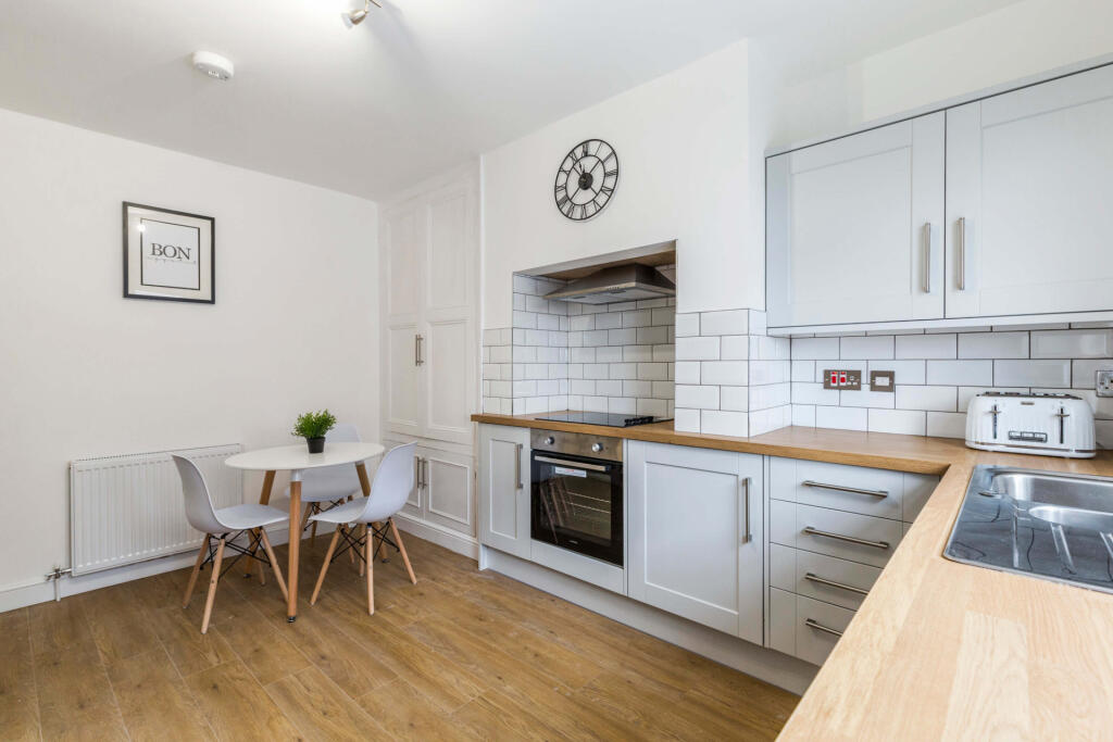 House in Leeds - View 2